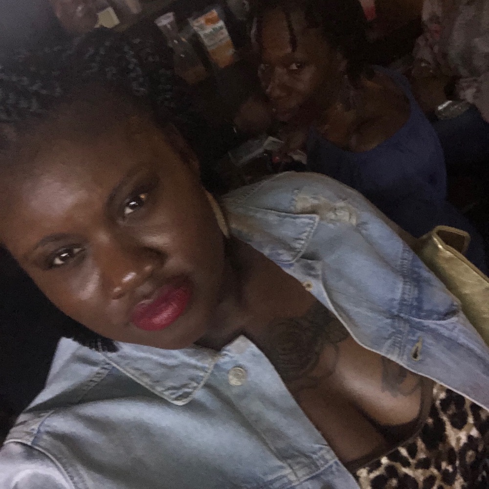 Meet your Posher, Ebony